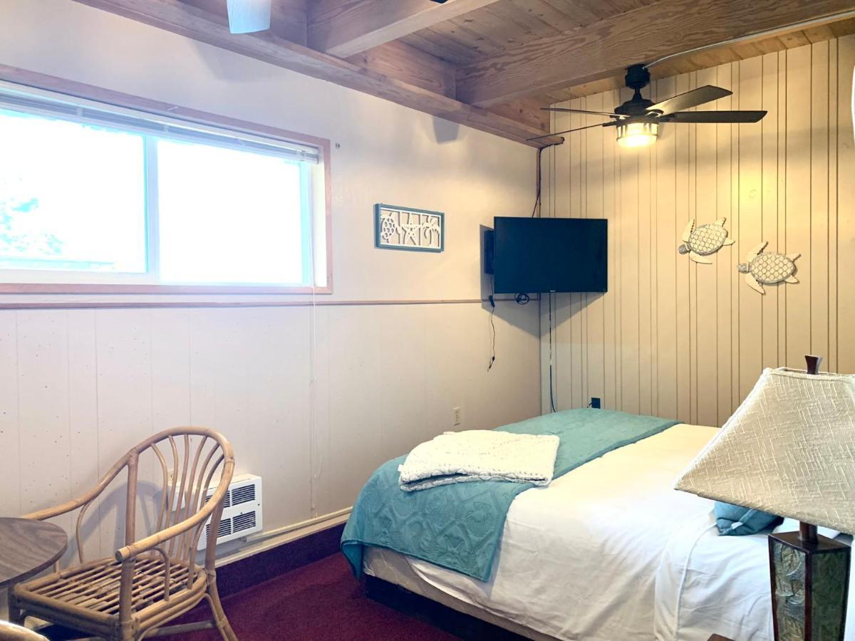 Breakers Boutique Inn Уестпорт Екстериор снимка