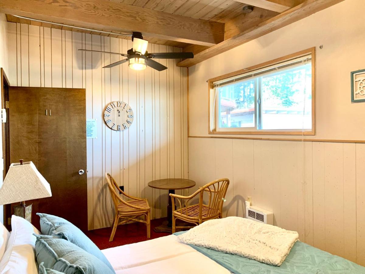 Breakers Boutique Inn Уестпорт Екстериор снимка