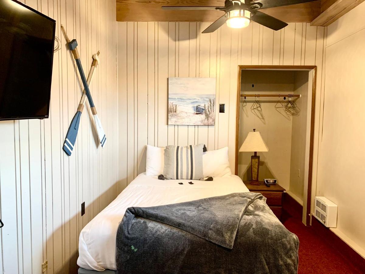 Breakers Boutique Inn Уестпорт Екстериор снимка