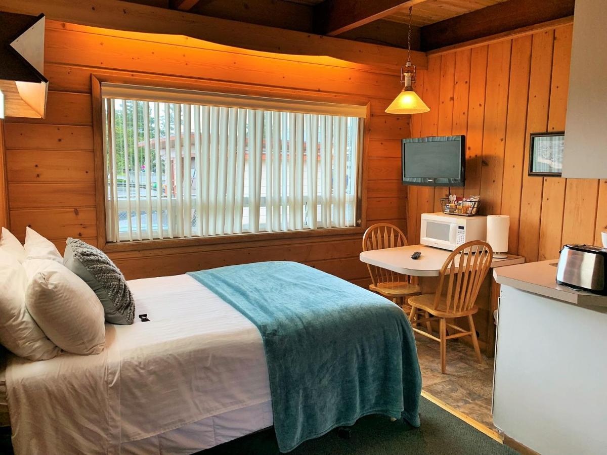Breakers Boutique Inn Уестпорт Екстериор снимка