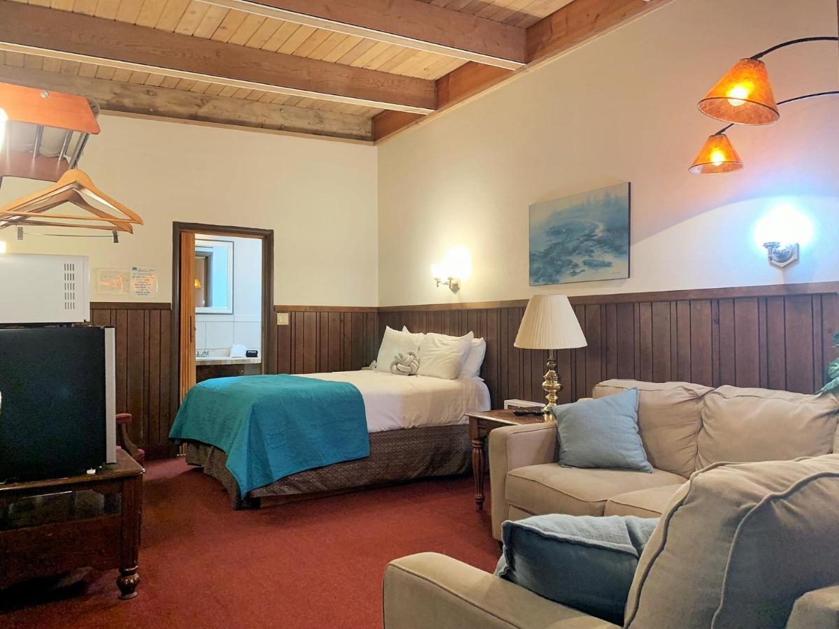 Breakers Boutique Inn Уестпорт Екстериор снимка